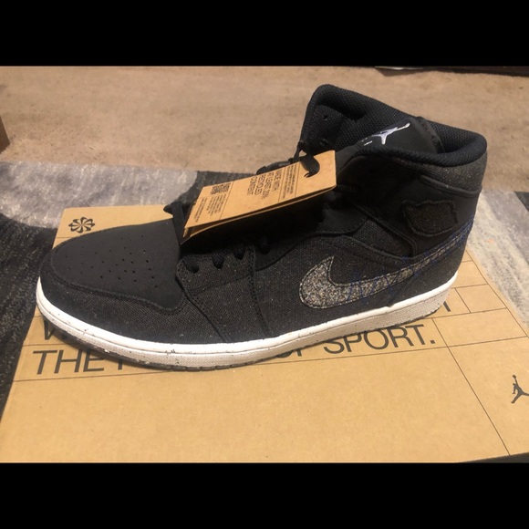 Air Jordan 1 Mid SE - Picture 1 of 5